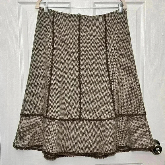 ANN TAYLOR LOFT Petite Herringbone Tweed A-Line Skirt | size 12P - Picture 6 of 6